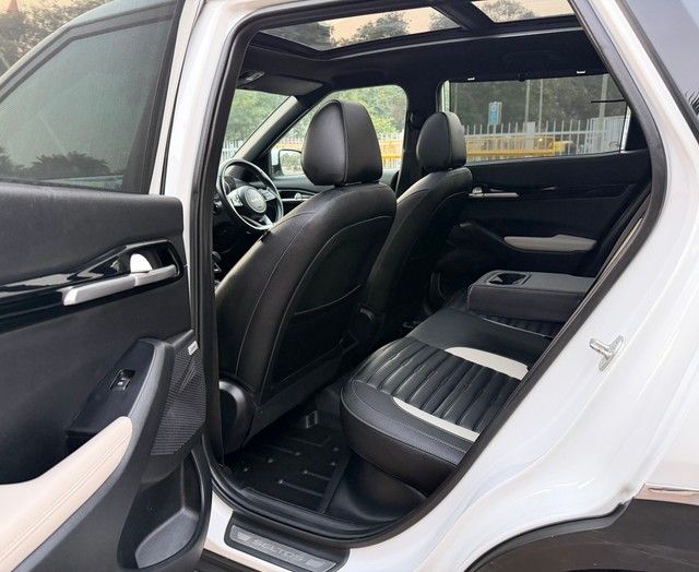 Second-hand 2023 Kia Seltos GTX Plus S Turbo DCT for sale in New Delhi-16