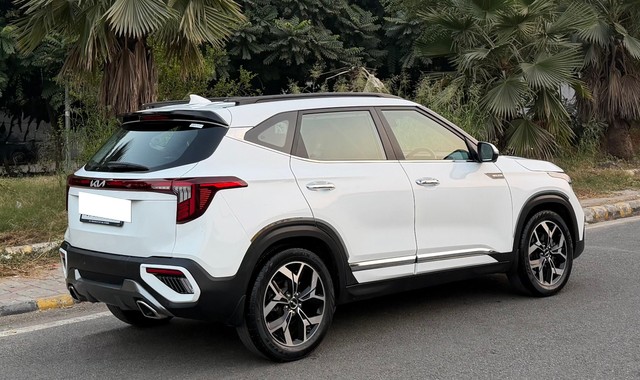Second-hand 2023 Kia Seltos GTX Plus S Turbo DCT for sale in New Delhi-2