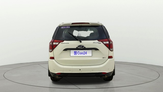 Second-hand 2018 Mahindra XUV500 W7 for sale in Navi Mumbai-15