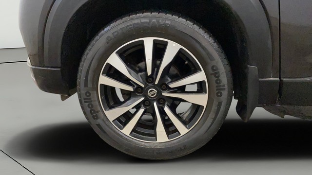 Second-hand 2021 Nissan Kicks 1.5 XV for sale in New Delhi-25