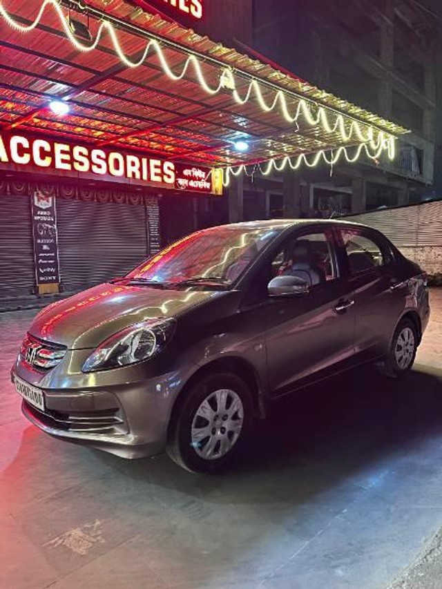 Second-hand 2015 Honda Amaze E i-Vtech for sale in Dhubri-4