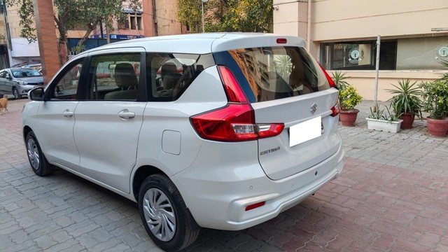 Second-hand 2019 Maruti Suzuki Ertiga VXI AT for sale in New Delhi-3