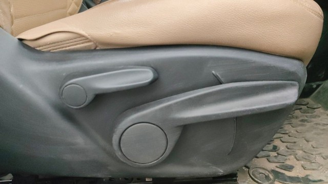 Second-hand 2018 Jeep Compass 2.0 Longitude Option BSIV for sale in Pune-18