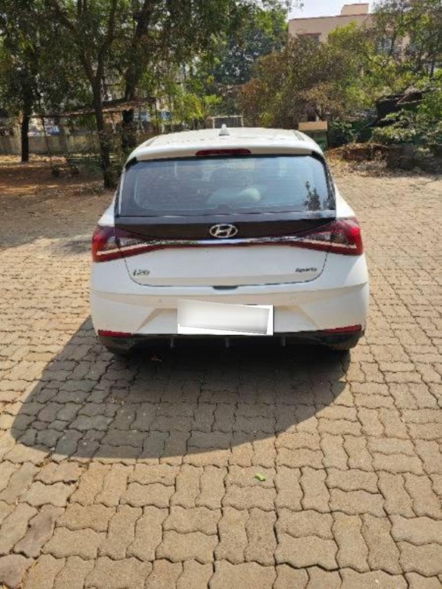 Second-hand 2023 Hyundai i20 Sportz IVT for sale in Pimpri chinchwad-4