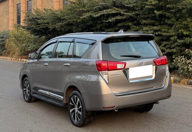 Toyota Innova Crysta 2.4 ZX 7 STR AT Second-hand 2022 Toyota Innova Crysta 2.4 ZX 7 STR AT for sale in New Delhi-14