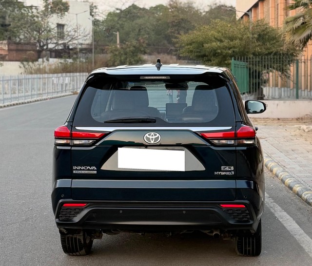 Second-hand 2023 Toyota Innova Hycross ZX Hybrid for sale in New Delhi-10