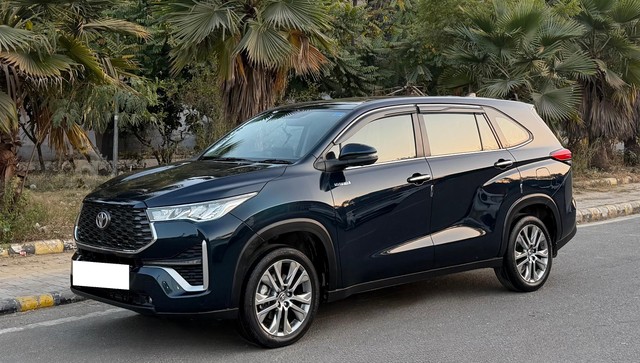Second-hand 2023 Toyota Innova Hycross ZX Hybrid for sale in New Delhi-12