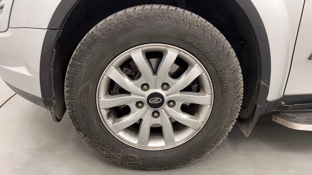 Second-hand 2016 Mahindra XUV500 W9 for sale in Pune-20