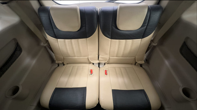 Second-hand 2016 Mahindra XUV500 W9 for sale in Pune-37