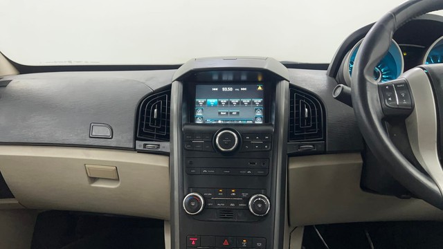 Second-hand 2016 Mahindra XUV500 W9 for sale in Pune-28