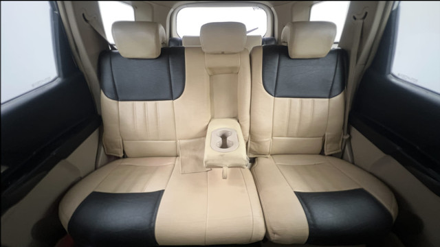 Second-hand 2016 Mahindra XUV500 W9 for sale in Pune-29