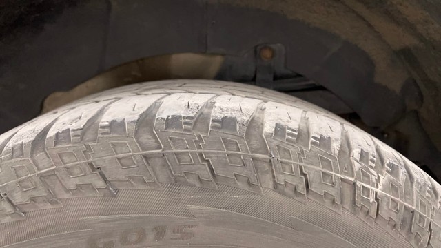 Second-hand 2016 Mahindra XUV500 W9 for sale in Pune-39