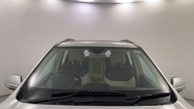 Second-hand 2016 Mahindra XUV500 W9 for sale in Pune-10