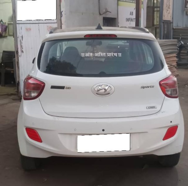 Second-hand 2013 Hyundai Grand i10 Sportz for sale in Rajkot-4