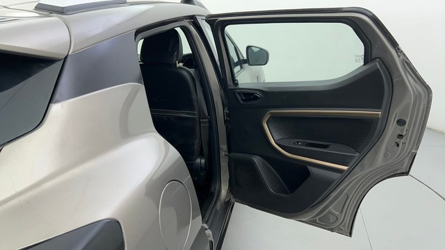 Second-hand 2021 Renault Kiger RXT AMT for sale in Ahmedabad-30