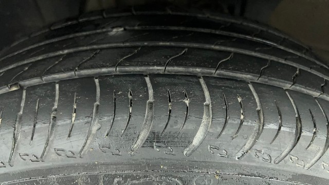 Second-hand 2021 Renault Kiger RXT AMT for sale in Ahmedabad-37