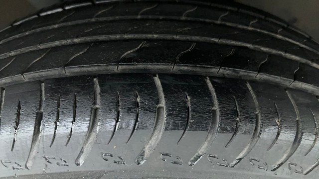 Second-hand 2021 Renault Kiger RXT AMT for sale in Ahmedabad-27