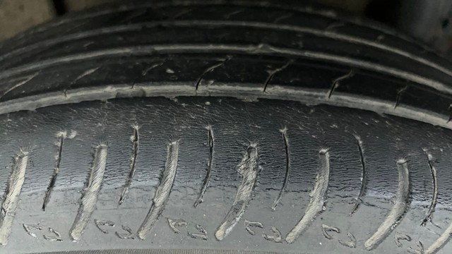 Second-hand 2021 Renault Kiger RXT AMT for sale in Ahmedabad-36