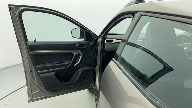 Second-hand 2021 Renault Kiger RXT AMT for sale in Ahmedabad-31