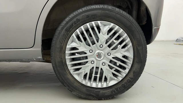 Second-hand 2014 Maruti Suzuki Wagon R VXI for sale in Ahmedabad-19