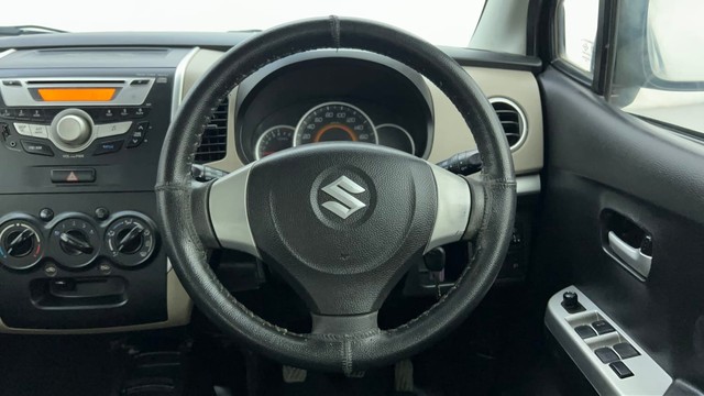 Second-hand 2014 Maruti Suzuki Wagon R VXI for sale in Ahmedabad-26