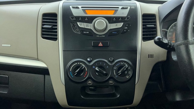 Second-hand 2014 Maruti Suzuki Wagon R VXI for sale in Ahmedabad-38