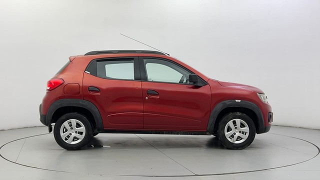 Second-hand 2016 Renault KWID 1.0 RXT Opt for sale in Ahmedabad-2