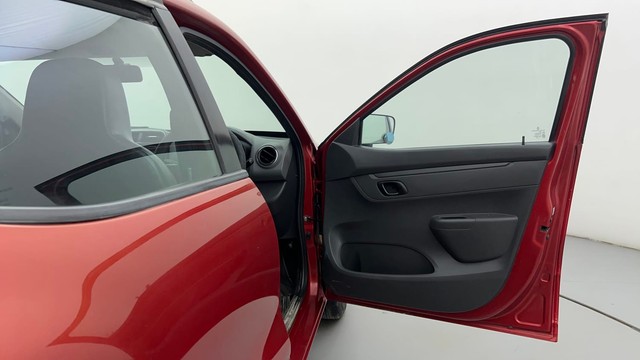 Second-hand 2016 Renault KWID 1.0 RXT Opt for sale in Ahmedabad-16