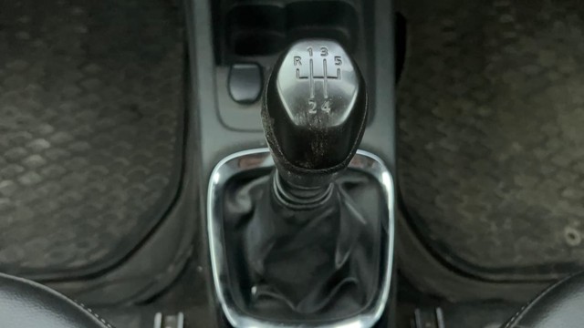 Second-hand 2016 Renault KWID 1.0 RXT Opt for sale in Ahmedabad-12