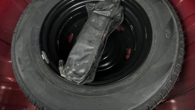 Second-hand 2016 Renault KWID 1.0 RXT Opt for sale in Ahmedabad-21