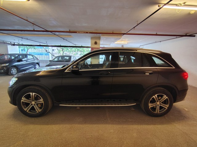 Second-hand 2017 Mercedes-Benz GLC 220d 4MATIC Style for sale in Mumbai-2