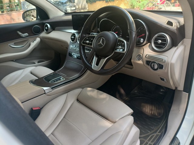 Second-hand 2020 Mercedes-Benz GLC 200 for sale in New Delhi-17