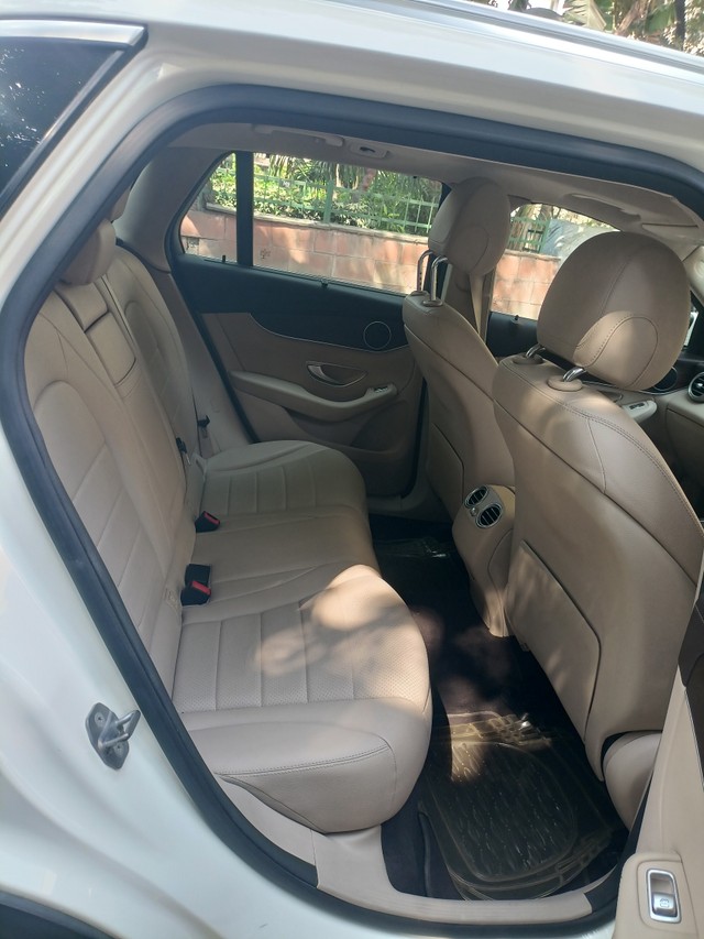 Second-hand 2020 Mercedes-Benz GLC 200 for sale in New Delhi-16
