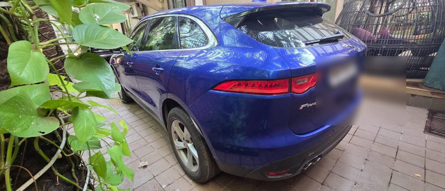 Second-hand 2019 Jaguar F-Pace Prestige 2.0 AWD for sale in Mumbai-3