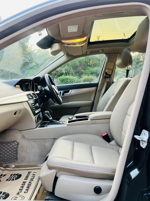 Mercedes-Benz C-Class C 200 BE Classic Second-hand 2014 Mercedes-Benz C-Class C 200 BE Classic for sale in New Delhi-7