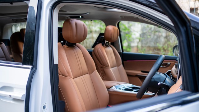 Second-hand 2026 Land Rover Defender 2.0 l Petrol 110 X-Dynamic HSE for sale in New Delhi-6