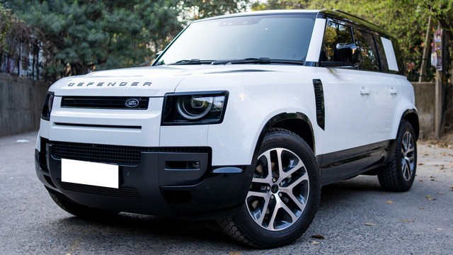 Second-hand 2026 Land Rover Defender 2.0 l Petrol 110 X-Dynamic HSE for sale in New Delhi-2
