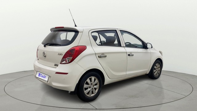 Second-hand 2013 Hyundai i20 Asta 1.4 CRDi for sale in Hyderabad-14