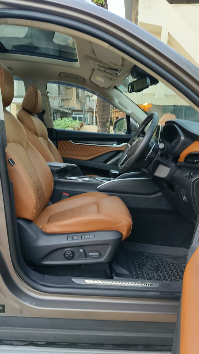 Second-hand 2024 MG Gloster Savvy 4x2 7Str for sale in Mumbai-16