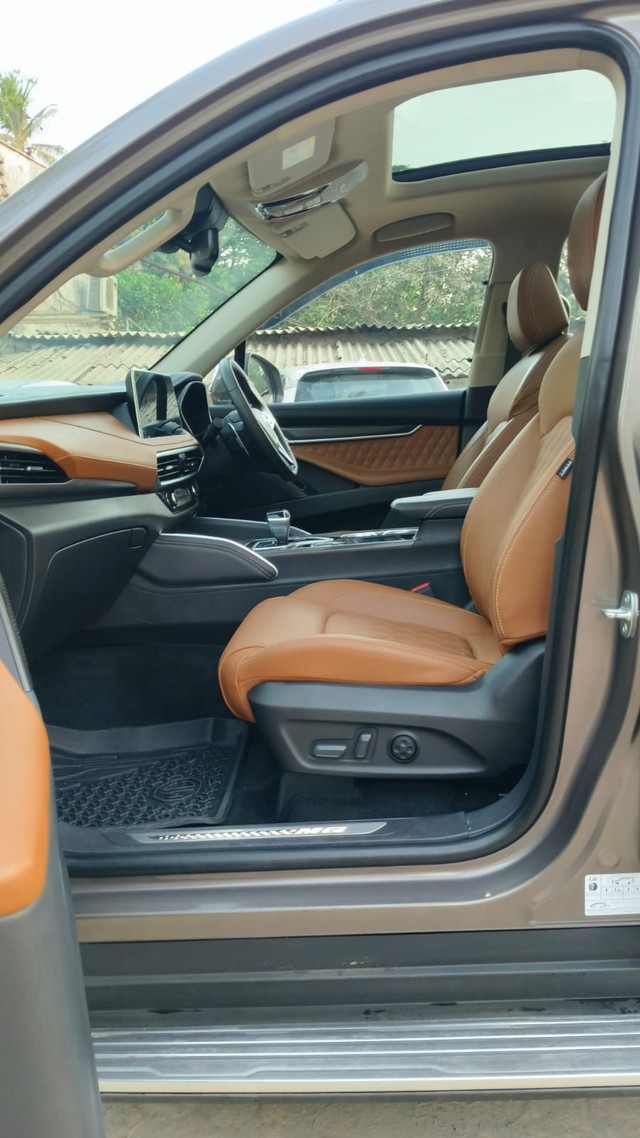 Second-hand 2024 MG Gloster Savvy 4x2 7Str for sale in Mumbai-10