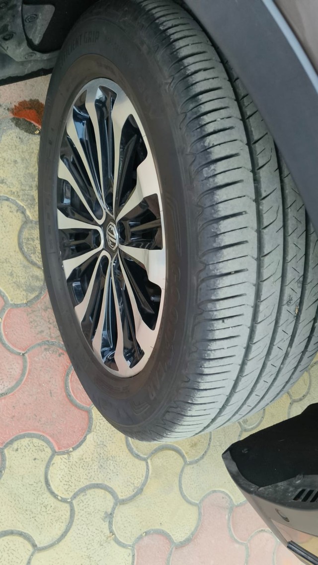 Second-hand 2024 MG Gloster Savvy 4x2 7Str for sale in Mumbai-6