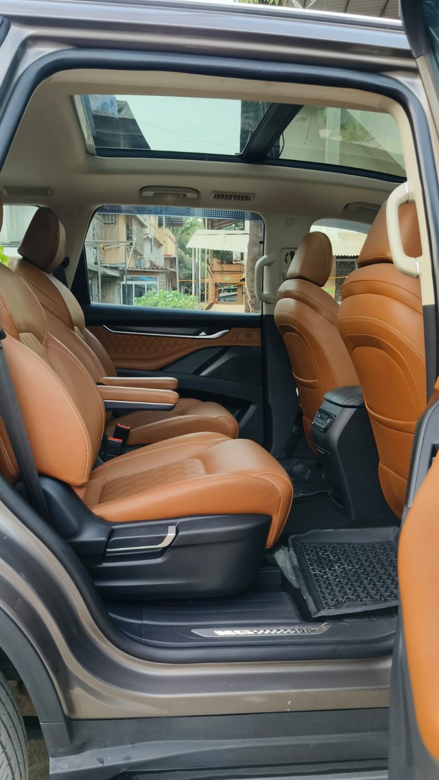 Second-hand 2024 MG Gloster Savvy 4x2 7Str for sale in Mumbai-12