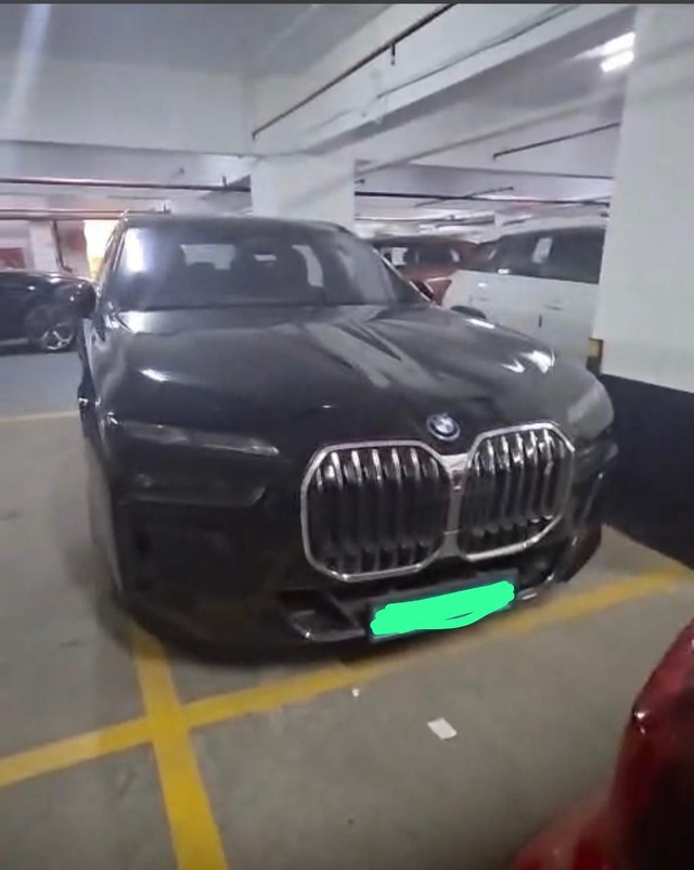 BMW i7 xDrive60 M Sport Second-hand 2023 BMW i7 xDrive60 M Sport for sale in Mumbai-1