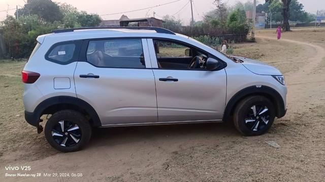 Second-hand 2024 Renault Triber RXE for sale in Giridih-1