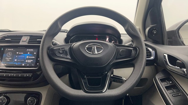 Second-hand 2022 Tata Tiago XZ Plus for sale in Kolkata-32