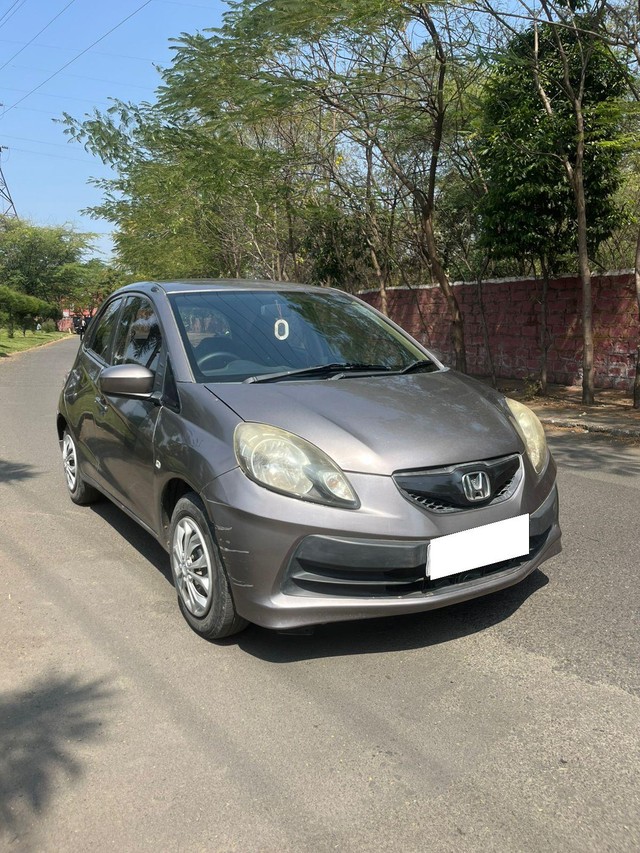 Second-hand 2012 Honda Brio V MT for sale in Bhopal-0