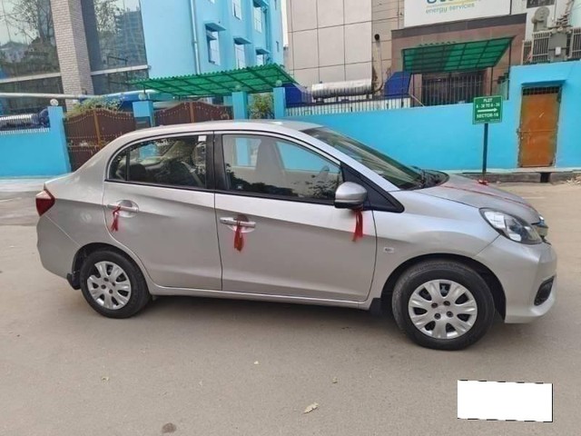 Second-hand 2017 Honda Amaze S i-VTEC for sale in Noida-1