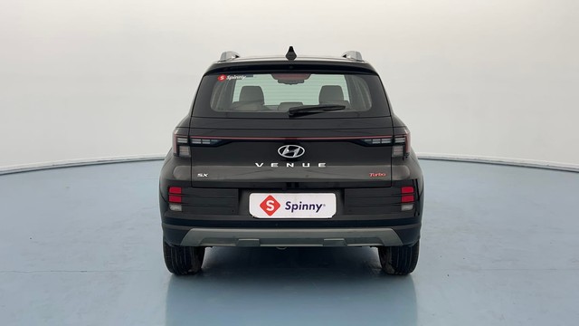 Second-hand 2023 Hyundai Venue SX Opt Turbo DCT for sale in Lucknow-4