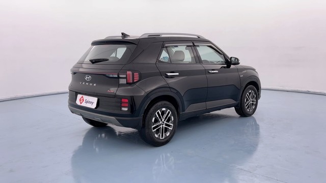 Second-hand 2023 Hyundai Venue SX Opt Turbo DCT for sale in Lucknow-3