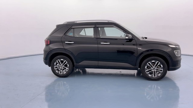 Second-hand 2023 Hyundai Venue SX Opt Turbo DCT for sale in Lucknow-2